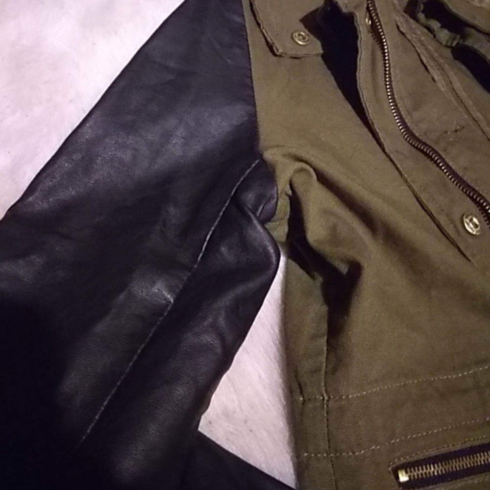 Jacket - Picture 3 of 4